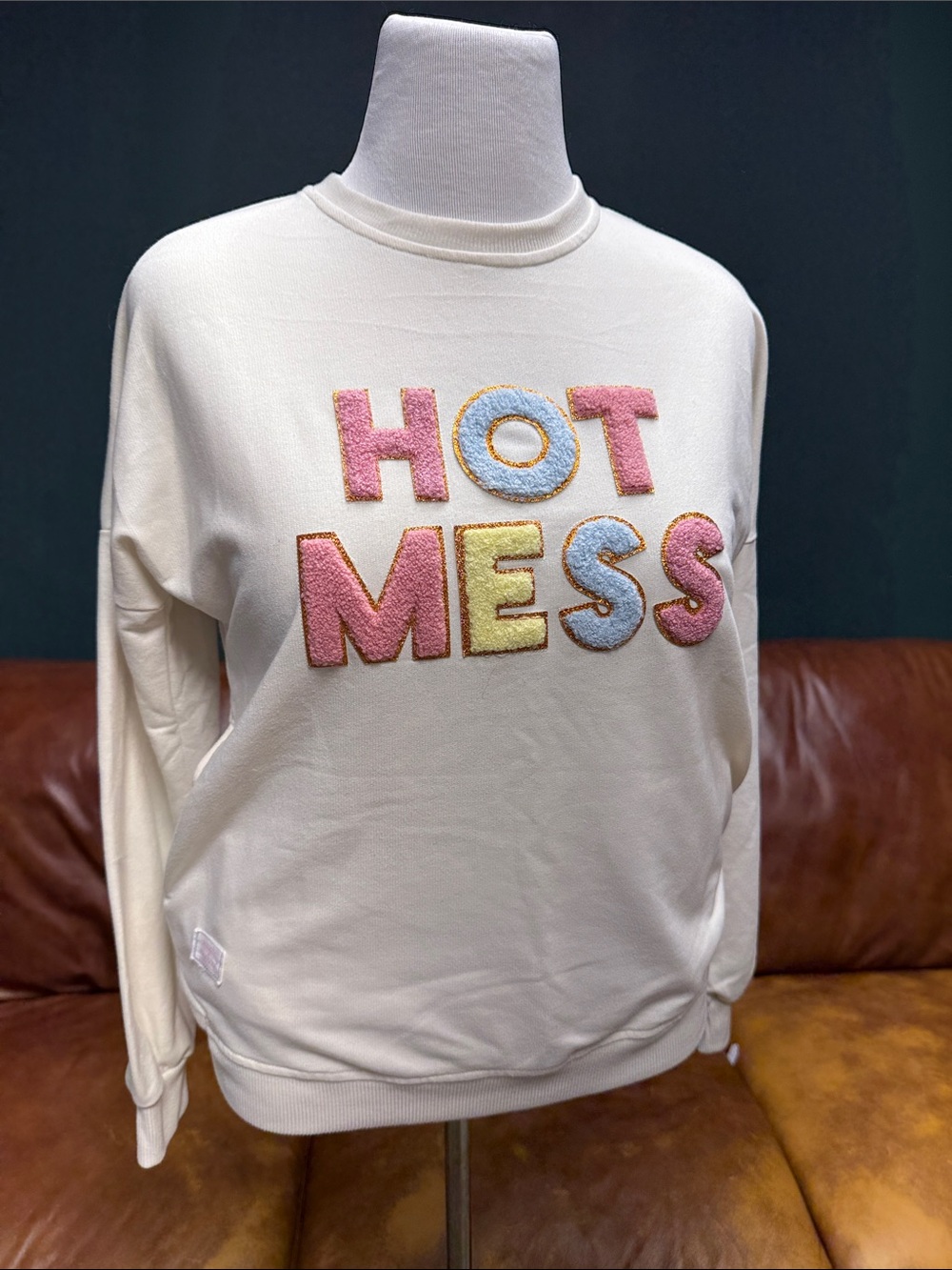 Simply Southern Cream 'Hot Mess' Chenille Letter Crewneck Sweater with Pockets